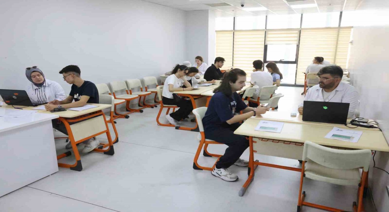 Gençler üniversite hayallerine kavuştu