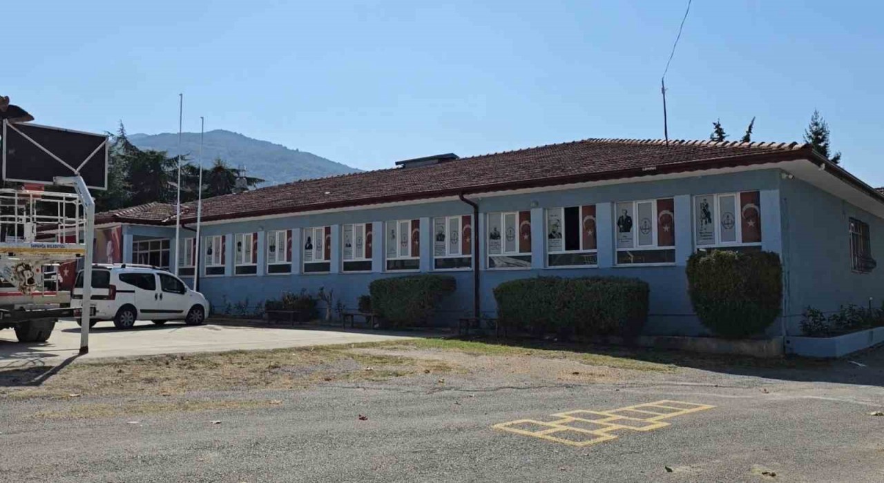 Gençlerden eğitime imece usulü destek