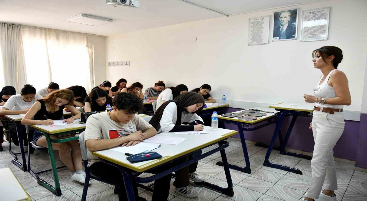 Gençleri ücretsiz üniversiteye hazırlayan MURGEMde kayıtlar başladı