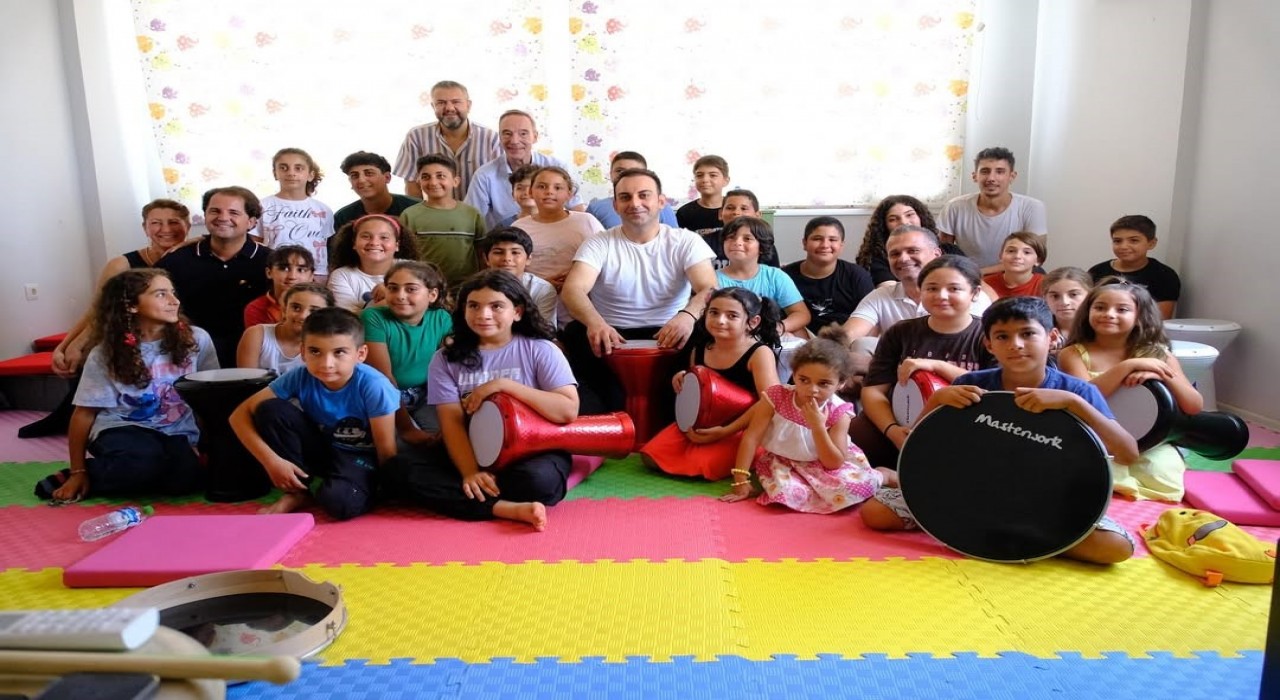 Girne Mansuroğlu Kültür Merkezinde minikler sanat coşkusu  yaşadı