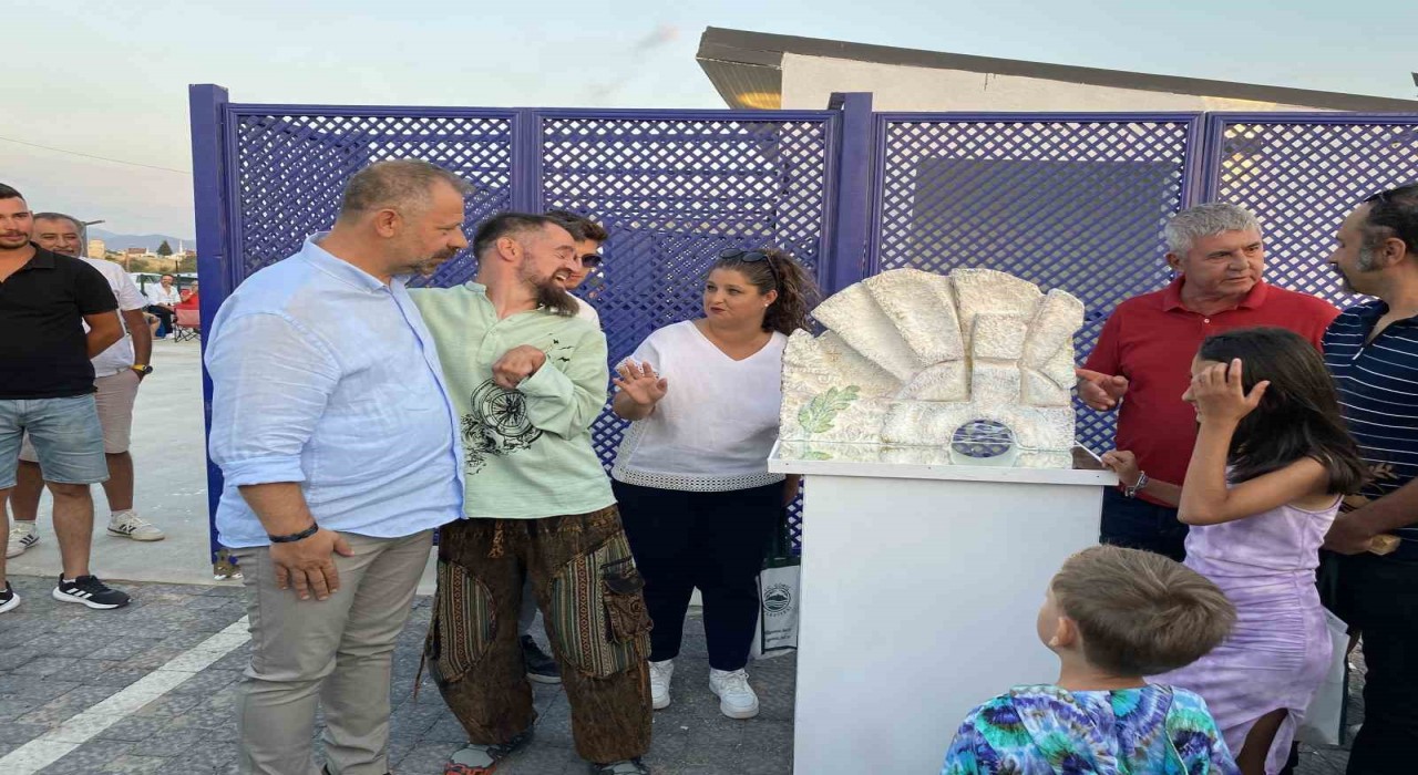 Gömeçte 5. Uluslararası Kuzey Ege Heykel Sempozyumu ve Kafebüs Travla açılışı