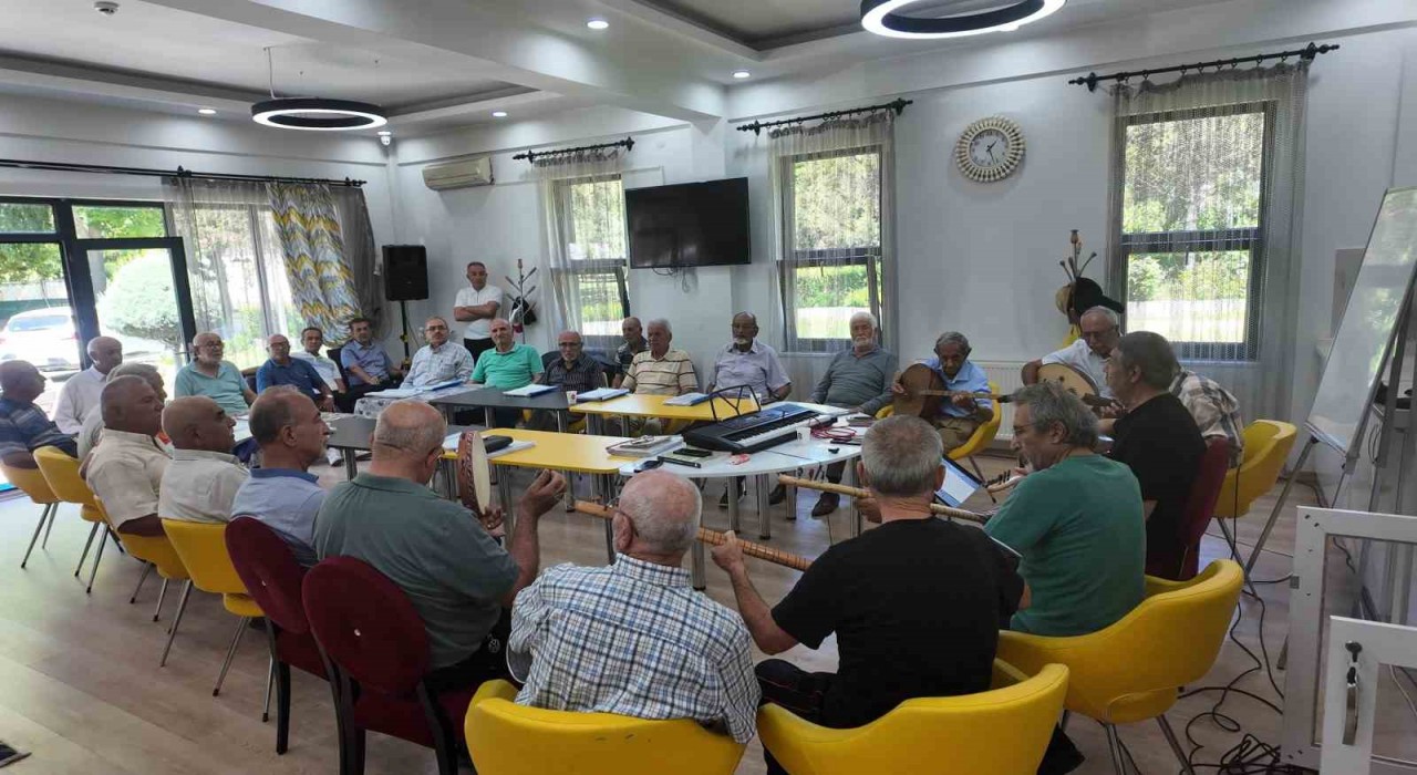 Gönül belediyeciliğinin en güzel sesi: Ulu Çınarlar Korosu