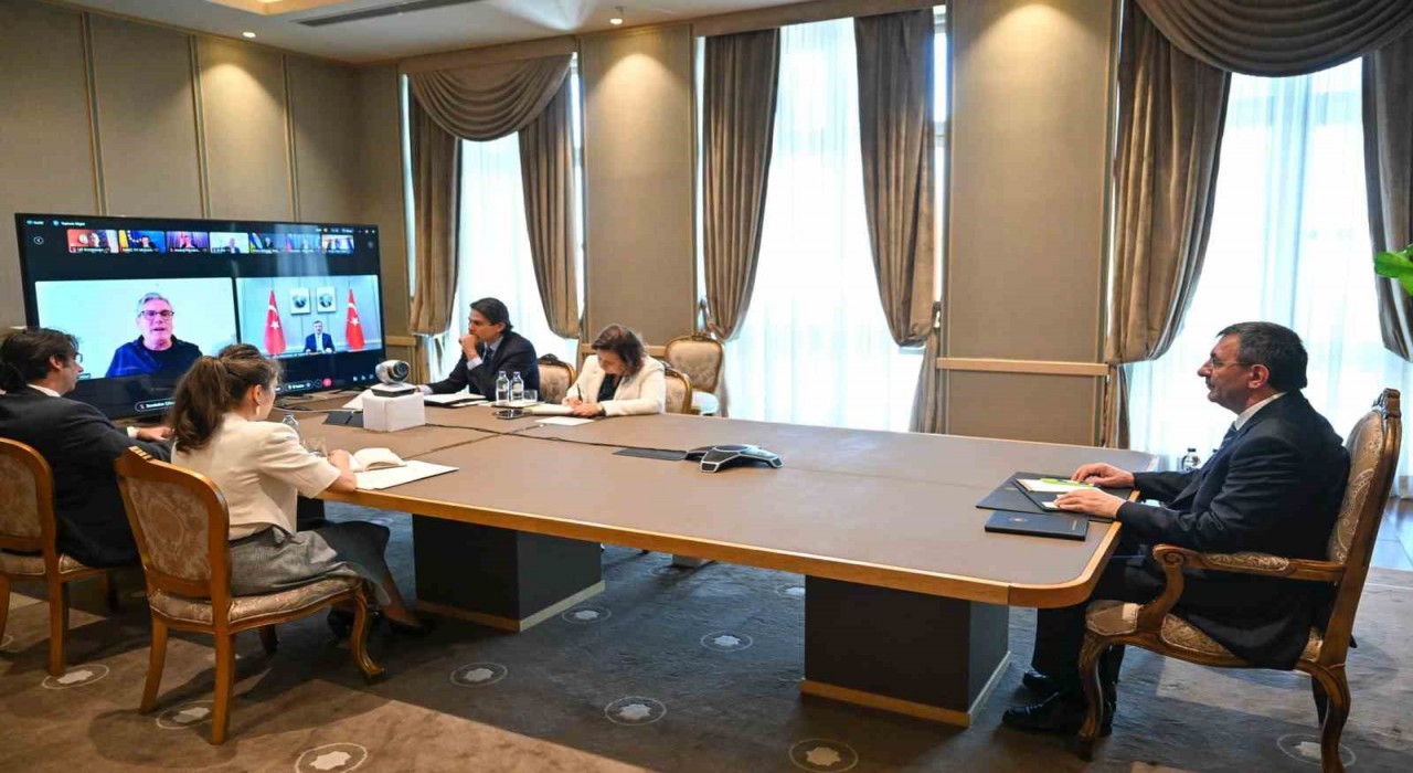 Gönüllüler Koalisyonu üyeleri, Beyaz Saraydaki Ukrayna görüşmesinin ardından video konferans düzenledi