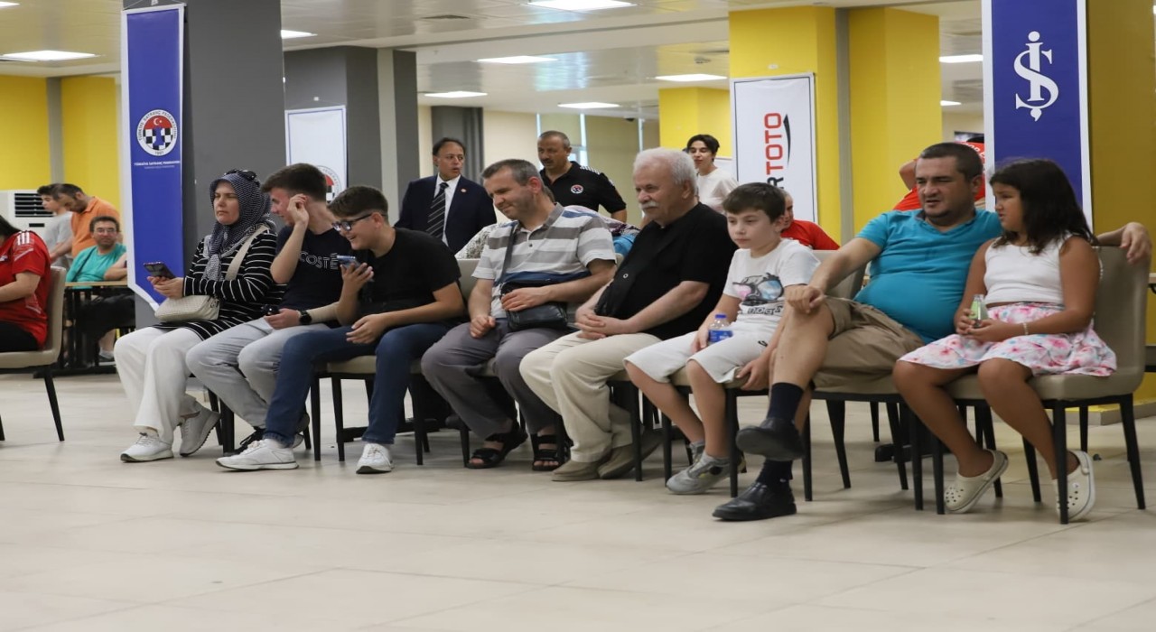 Görme engelli satranç ustaları Denizlide buluştu