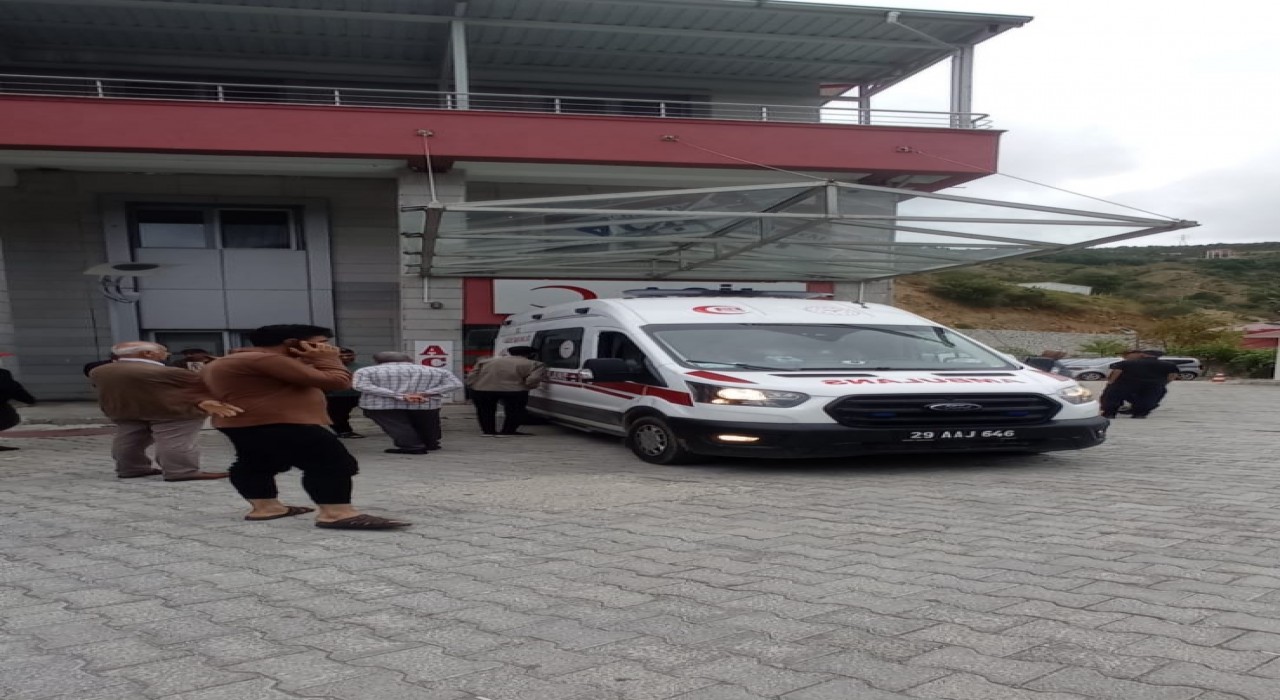 Gümüşhanede tünel içinde iki araç kafa kafaya çarpıştı: 5 yaralı