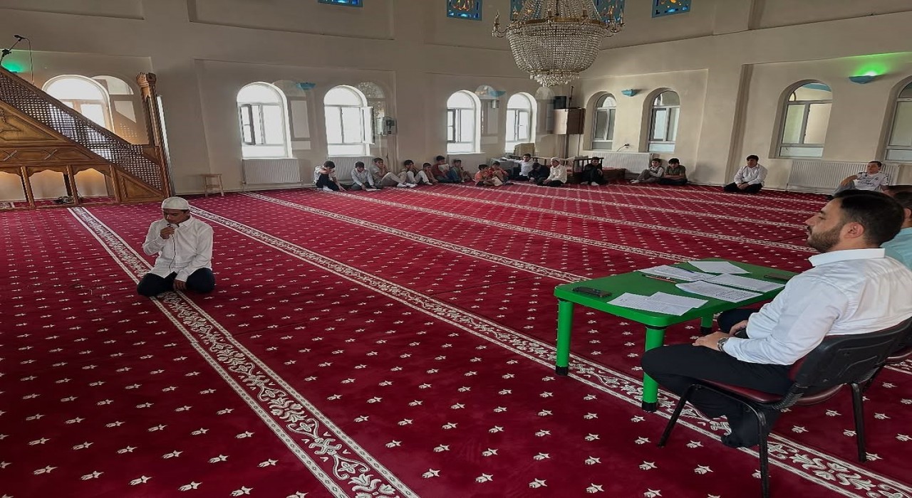 Gürpınar ilçesinde yaz Kuran kurslarında çifte yarışma heyecanı