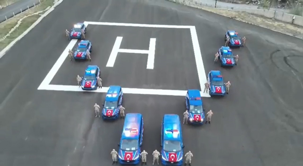 Hakkari Jandarma Komutanlığına araç desteği