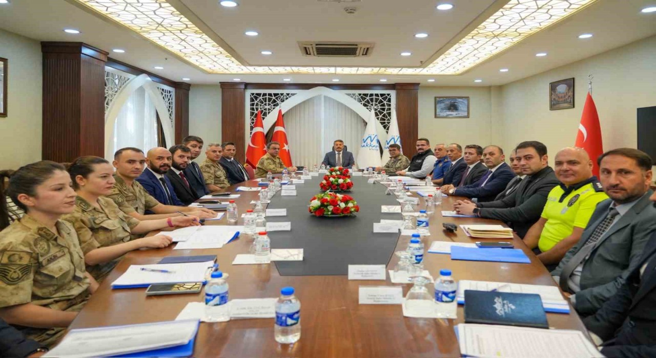 Hakkaride çeşitli suçlardan 348 kişi yakalandı