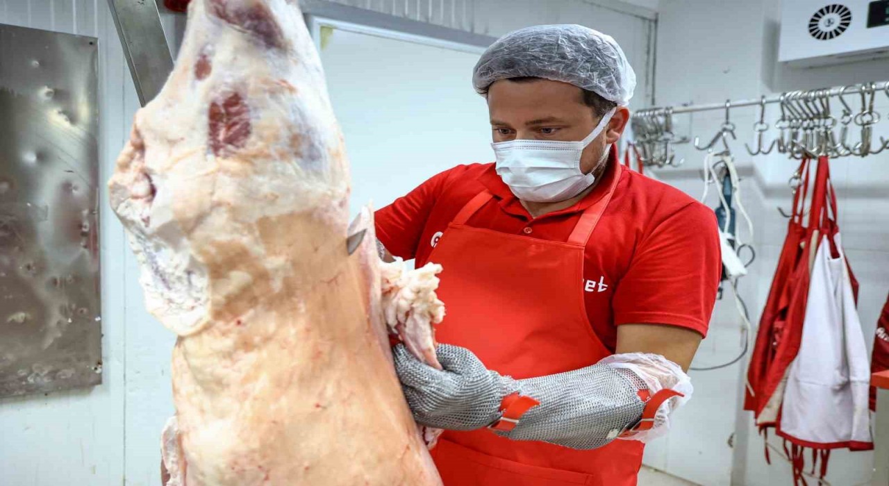Halk Et, 6 ayda 5 şubede 200 bin ton et satışı gerçekleştirdi