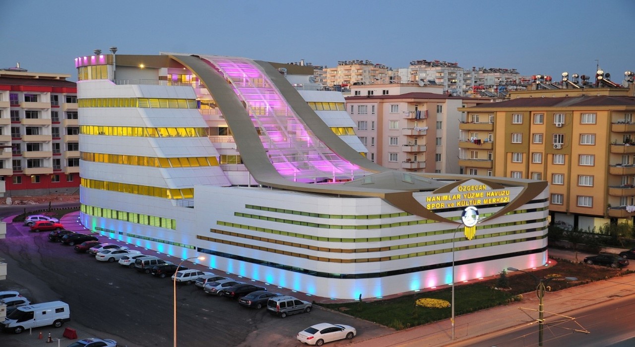 Hanımlardan, Özgecan Kültür Merkezine yoğun ilgi