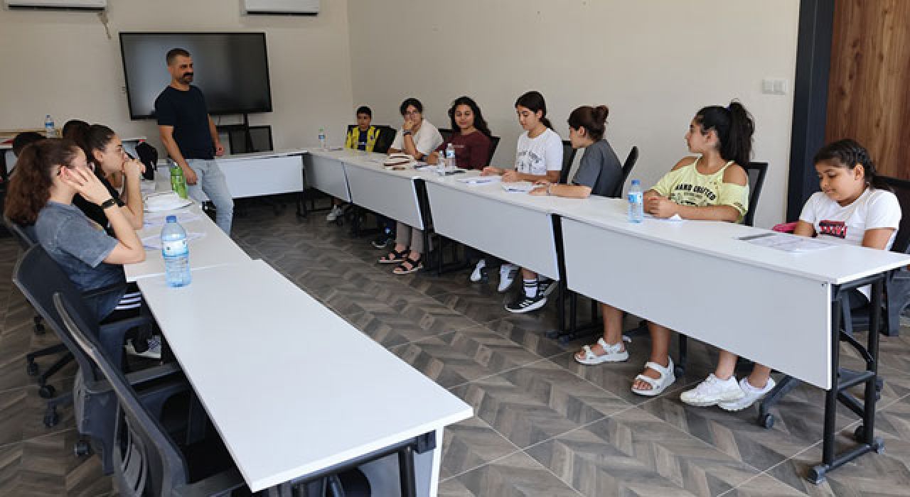 Hatay Büyükşehir Belediyesi’nden Çocuklara Tiyatro ve Drama Kursu
