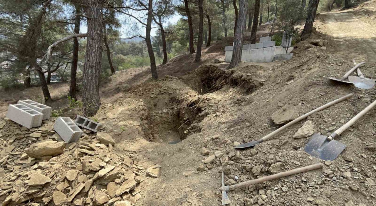 Hatayda düğün yolunda feci kaza: Anne ve kızı yan yana toprağa verildi