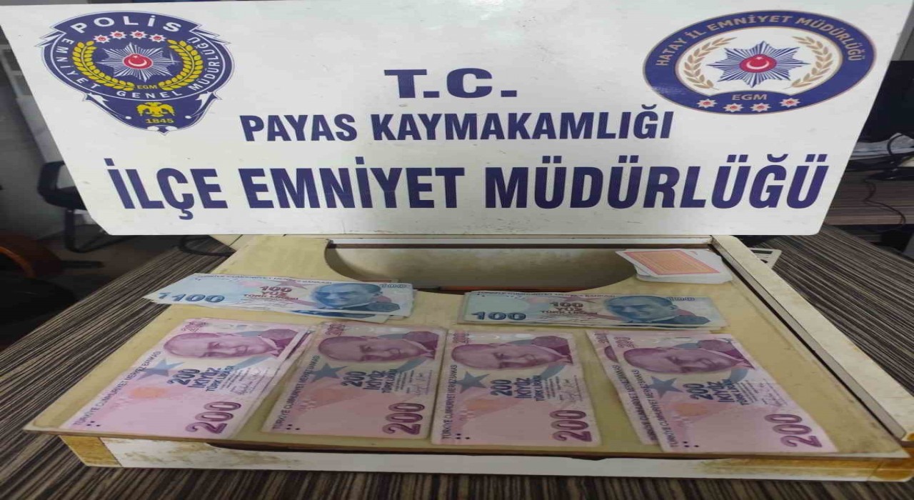 Hatayda kumar baskını: Para, iskambil kâğıdı ve oyun makinesi ele geçirildi