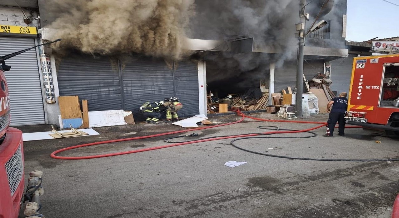 Hatayda mobilya atölyesinde yangın