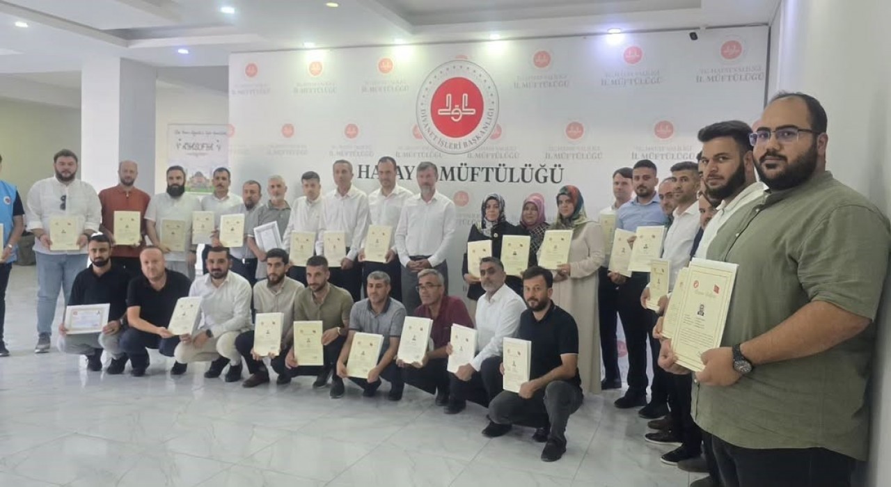 Hatayda müftülük personeline başarı belgesi verildi