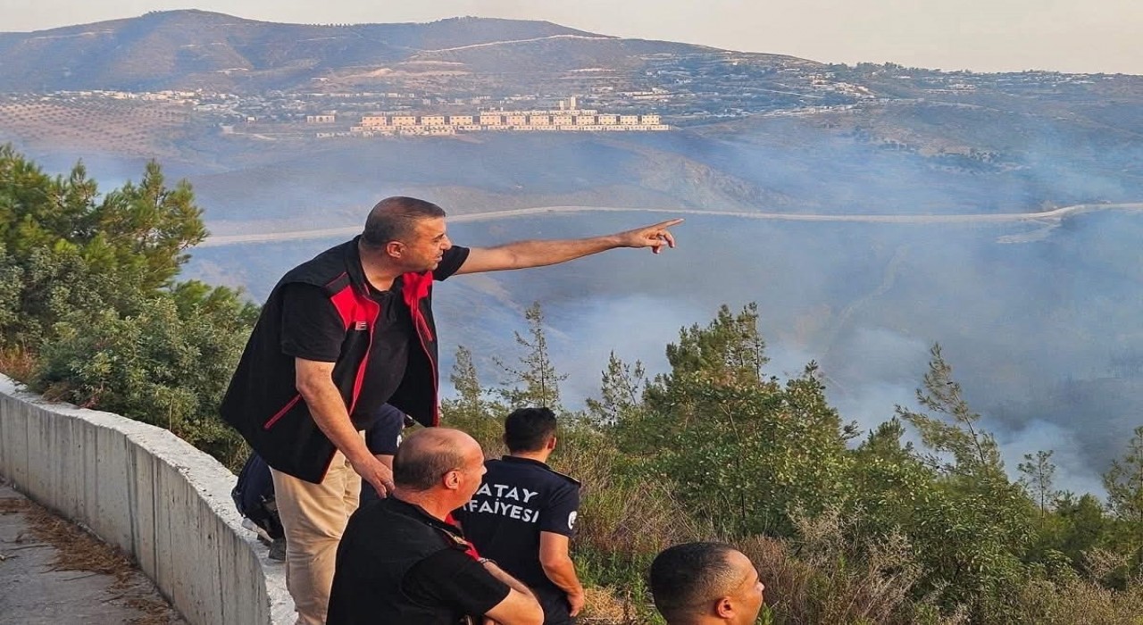 Hatayda orman yangını sürüyor... Alevlere müdahale 10. saatte devam ediyor