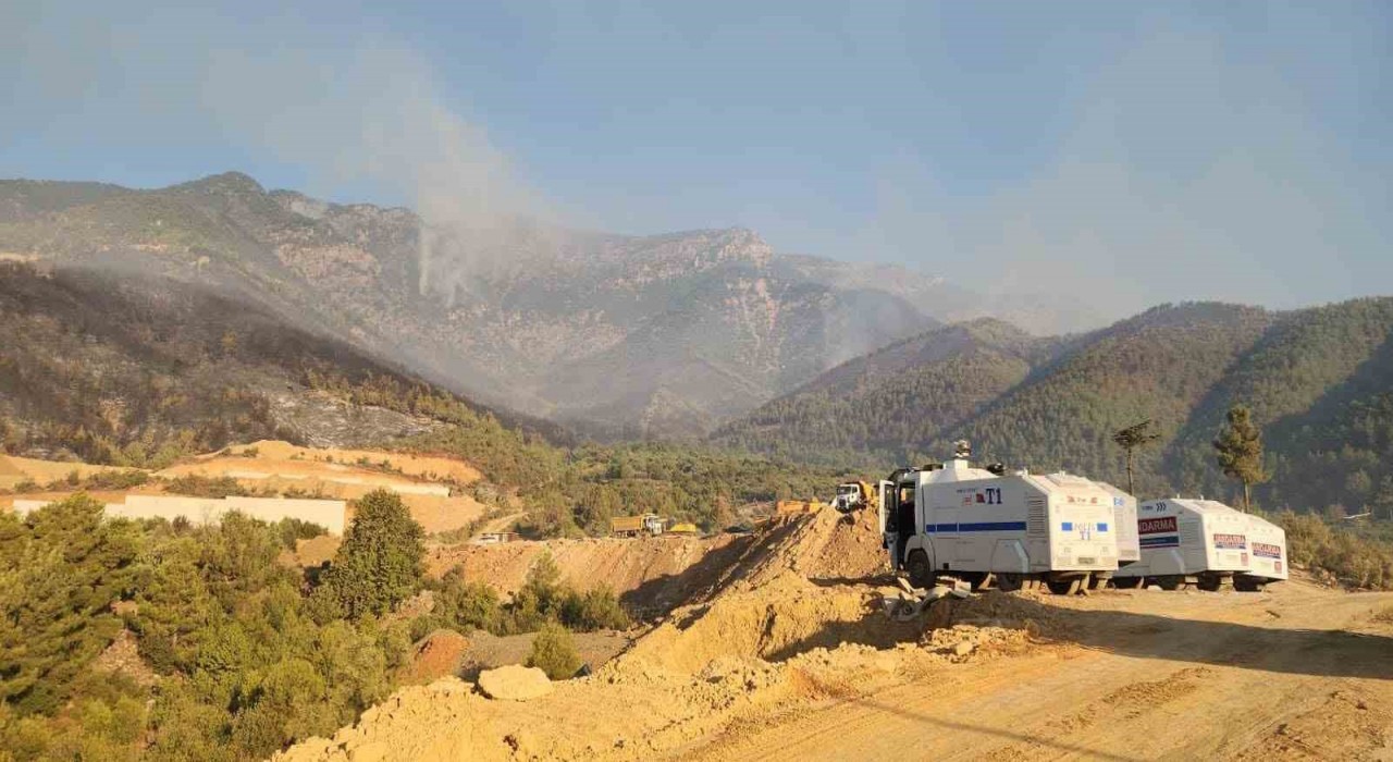 Hatayda yangınla mücadele 14. saatte devam ediyor