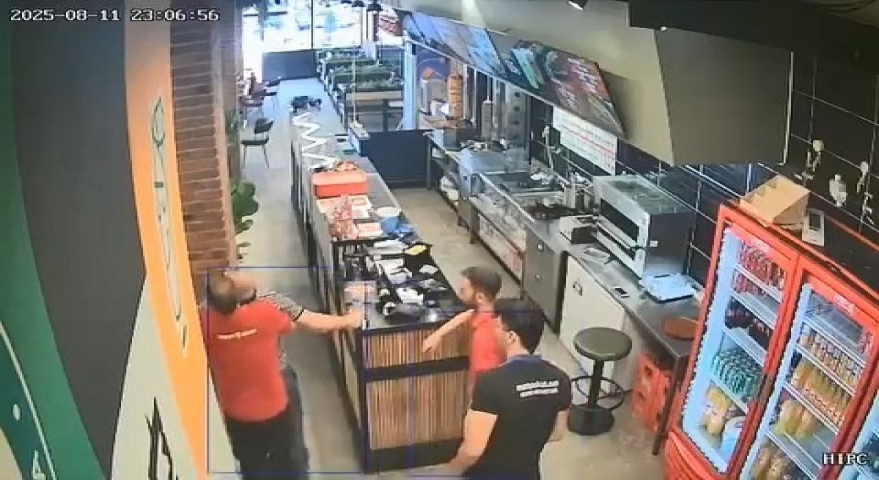 Heimlich manevrası ile müşterisinin hayatını kurtardı