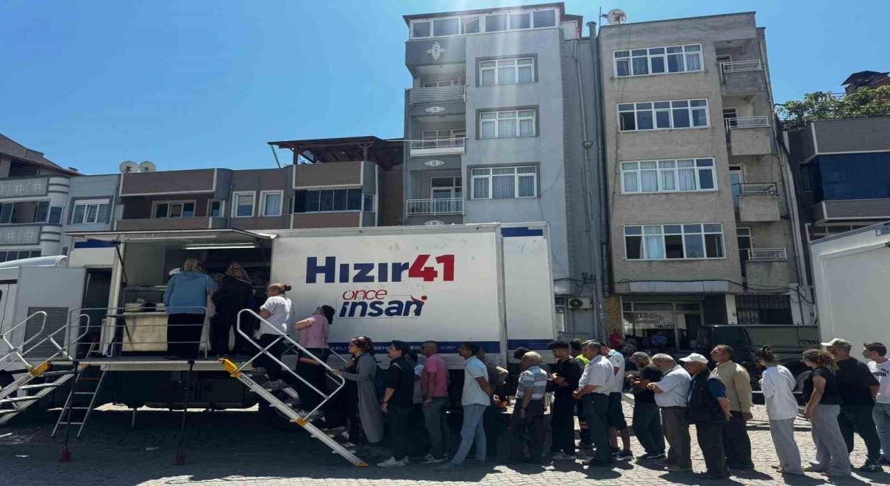 Hızır 41, Sındırgıda depremzedelerin yanında