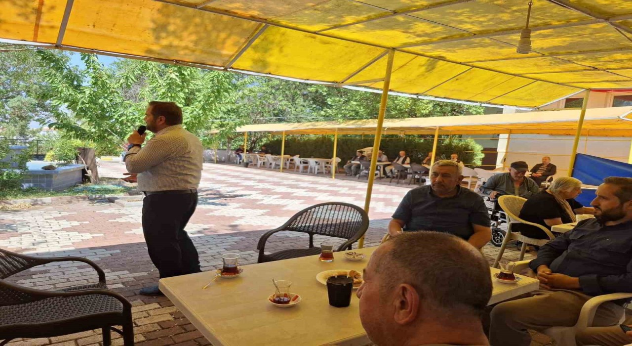 Huzurevinde Kuran-ı Kerim tilaveti