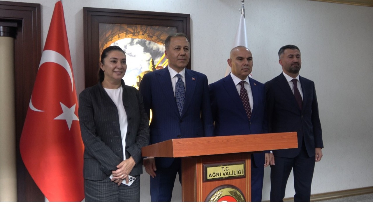 İçişleri Bakanı Yerlikaya Ağrıda temaslarda bulundu