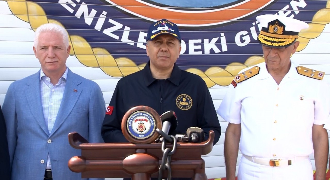 İçişleri Bakanı Yerlikaya, TEKNOFEST Mavi Vatanı ziyaret etti