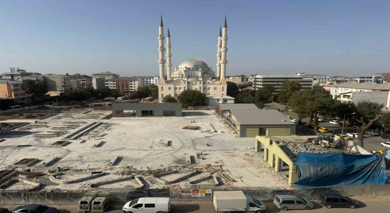 Iğdırda Haydar Aliyev Parkında yapımı devam eden alandaki yıkıma tepki