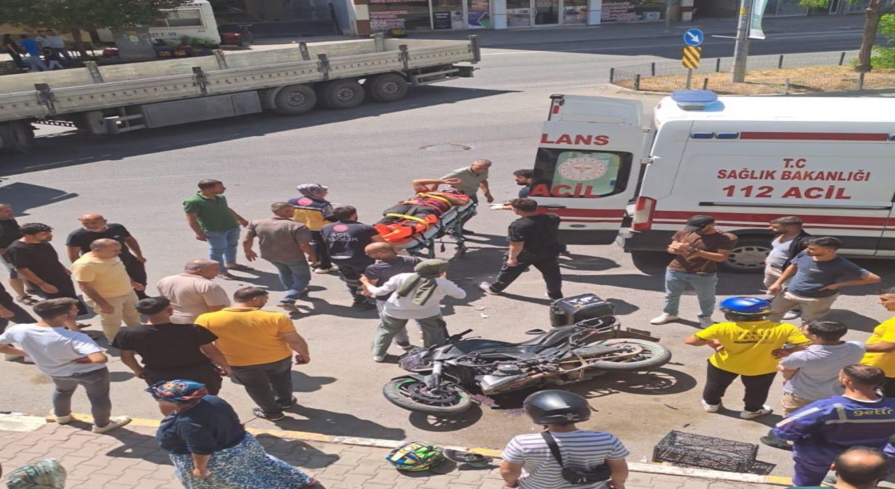 Iğdırda tır motosiklete çarptı: 1 yaralı