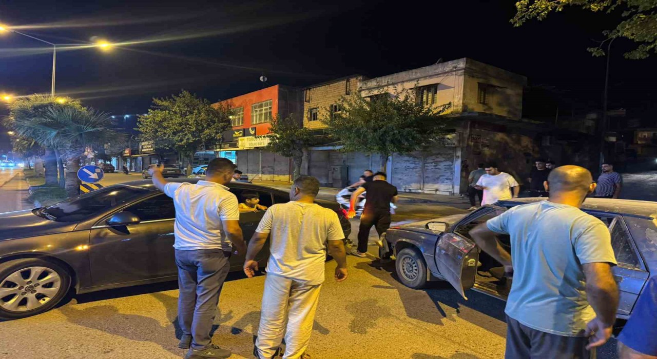 İki otomobilin karıştığı kaza kamerada