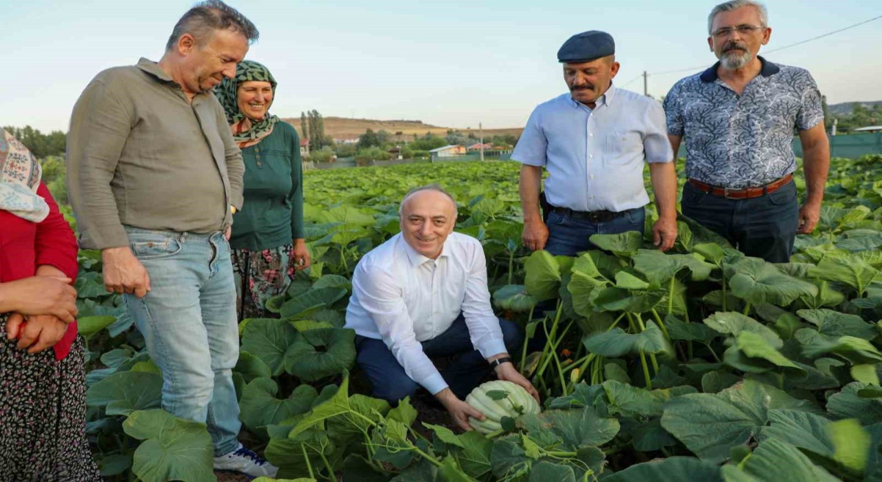 İl Müdürü Yüksel Çil Kızılinler Mahallesinde çiftçiler buluştu