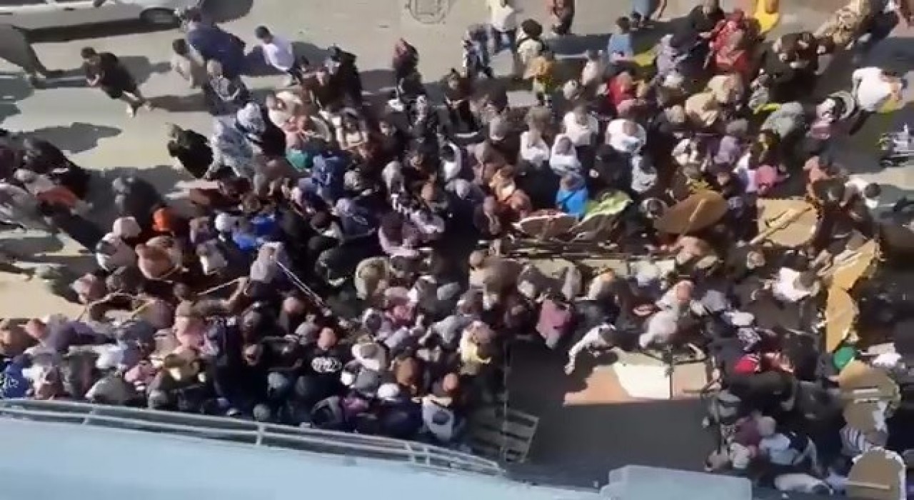 İndirim değil, eziyet kuyruğu