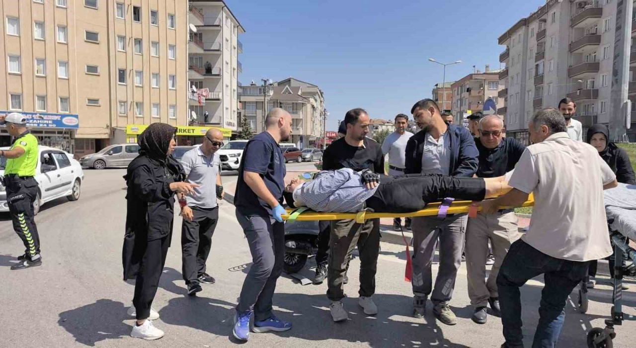 İnegölde motosiklet ile kamyonet çarpıştı