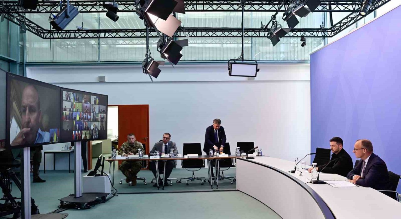 İngiltere, Fransa ve Almanya liderlerinden ateşkesi reddetmesi halinde Rusyaya yaptırımların artırılması çağrısı