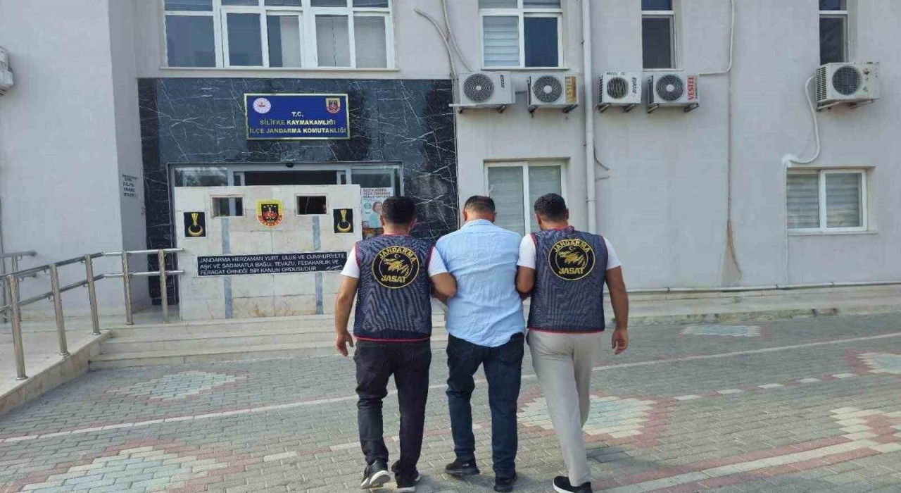 İnterpol tarafından kırmızı bülten ile aranan şahıs Mersinde yakalandı