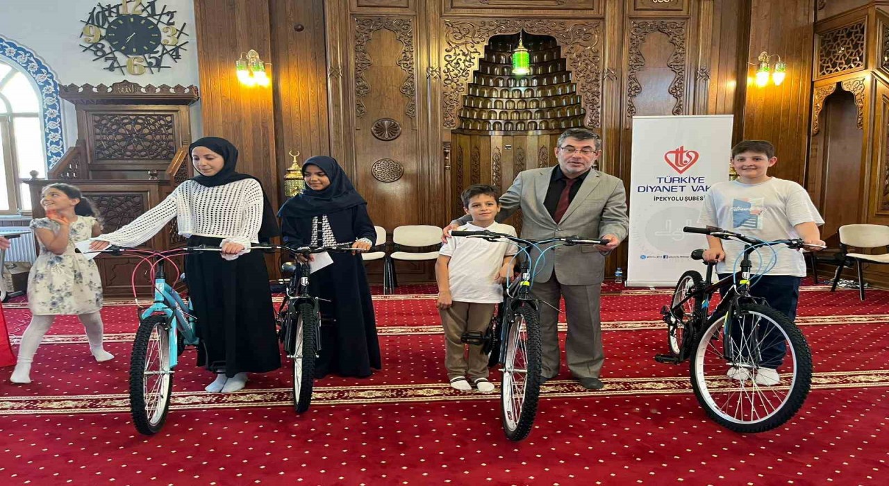 İpekyolunda yaz Kuran kursları kapanış programı coşkusu