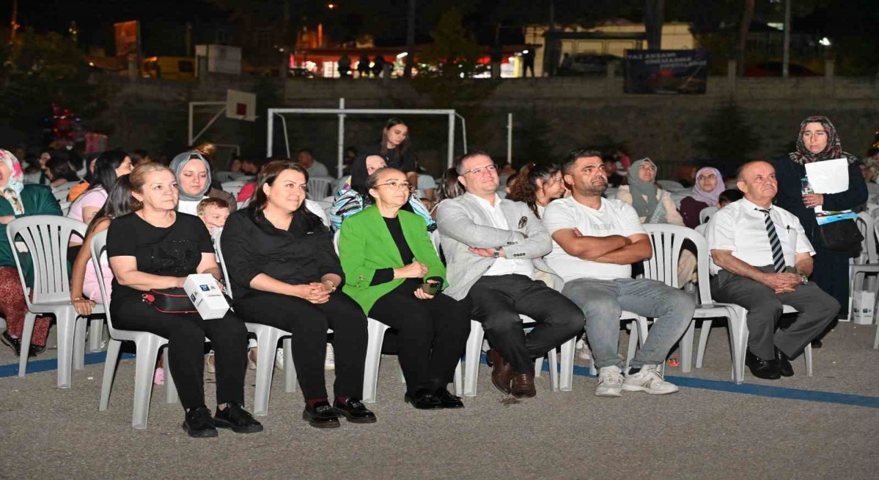 Isparta Belediyesinden Dere ve Yenice Mahallelerine sinema keyfi