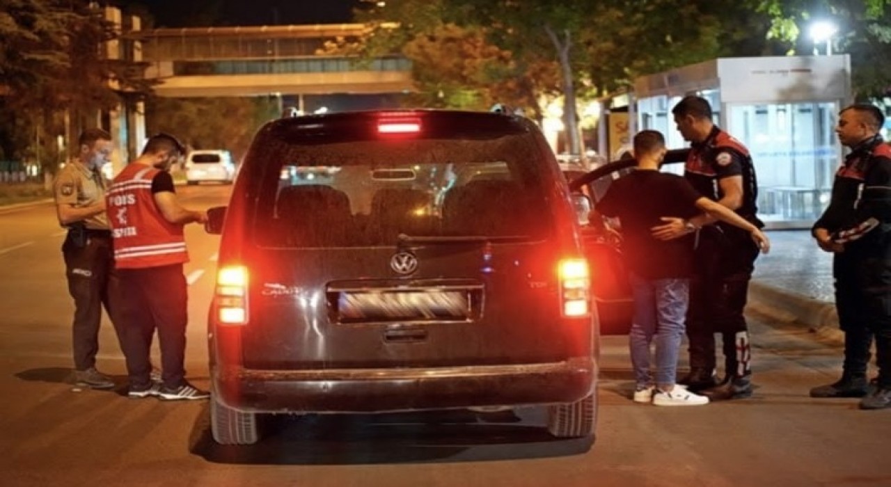 Ispartada gece denetimi 345 şahıs ve 41 araç sorgulandı