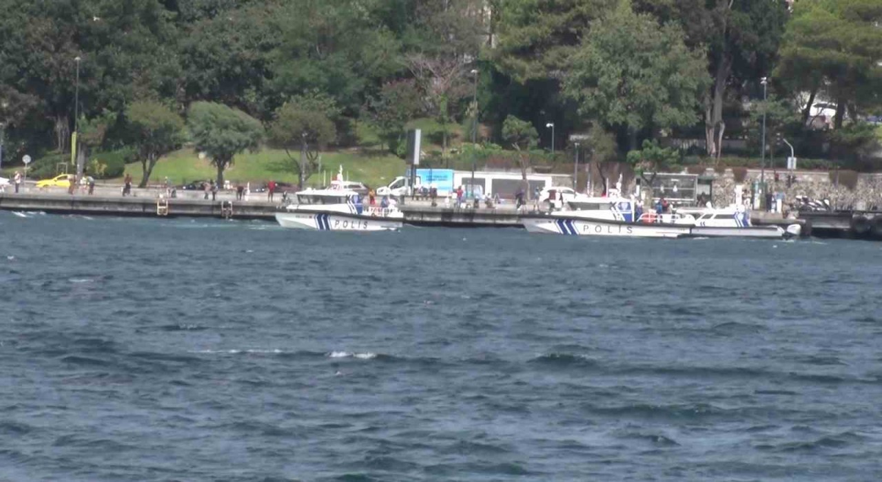 İstanbul Boğazında kaybolan Rus yüzücüyü arama çalışmaları devam ediyor