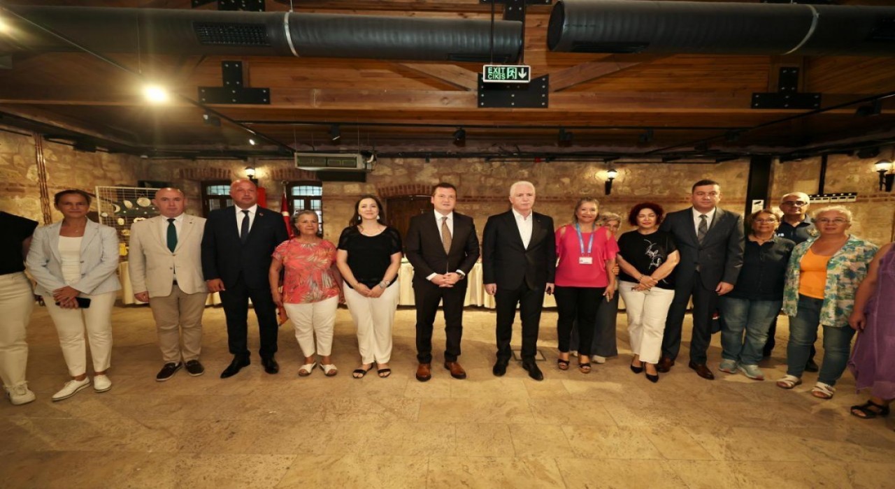 İstanbul Valisi Gül, Silivride Çamurdaki Sır sergisini ziyaret etti