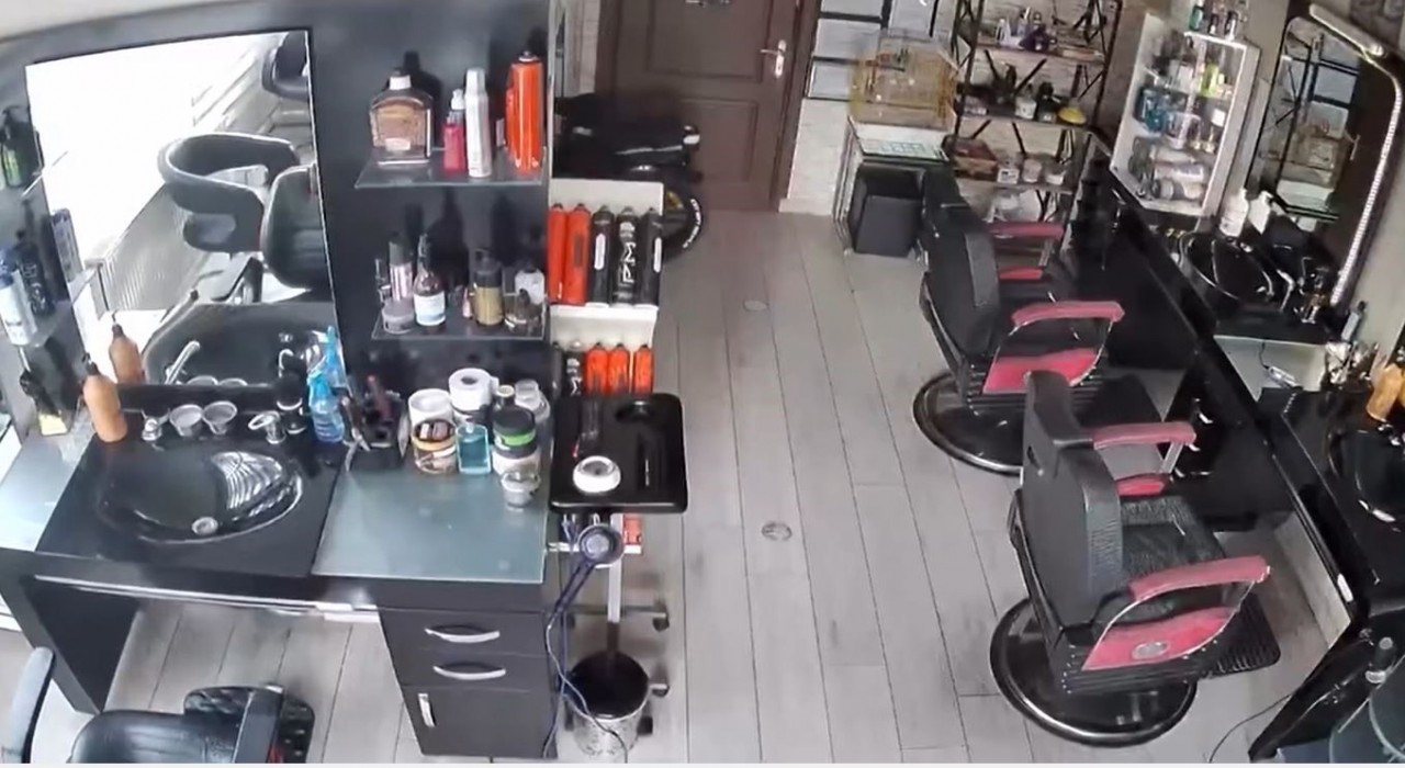 İstanbulda deprem anı kamerada