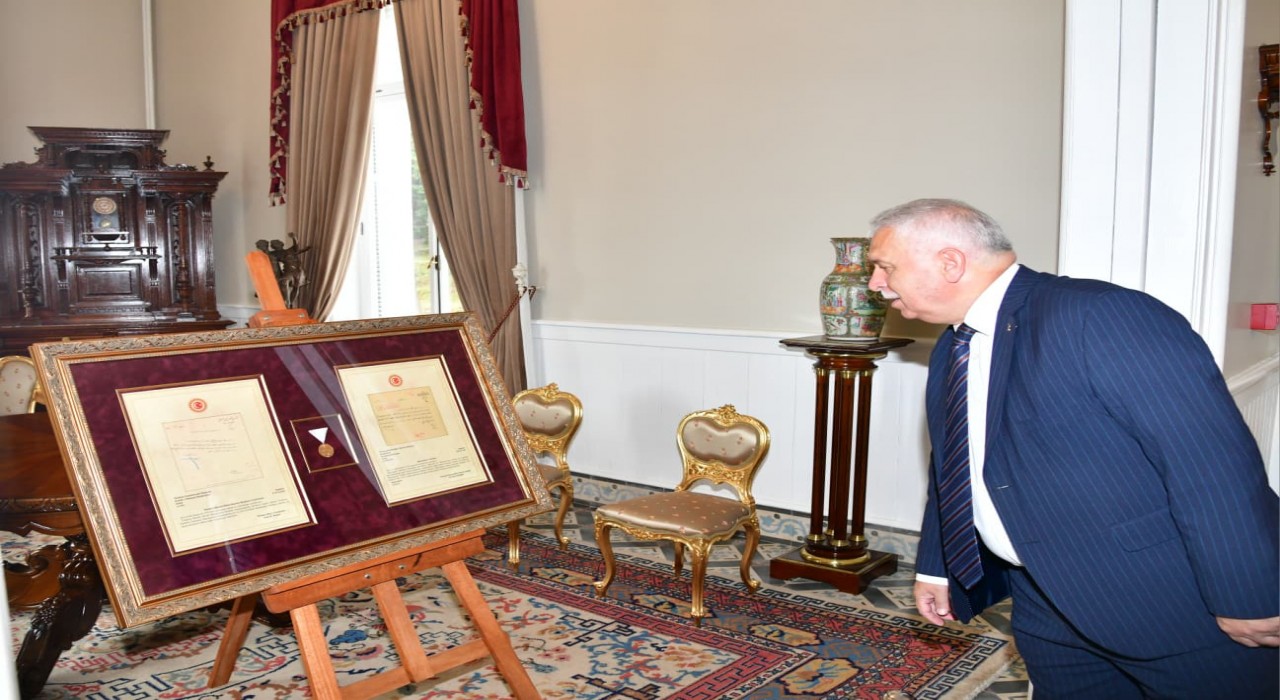 İstiklal Madalyası ve Beratı Atatürk Köşkünde halkın ziyaretine açıldı