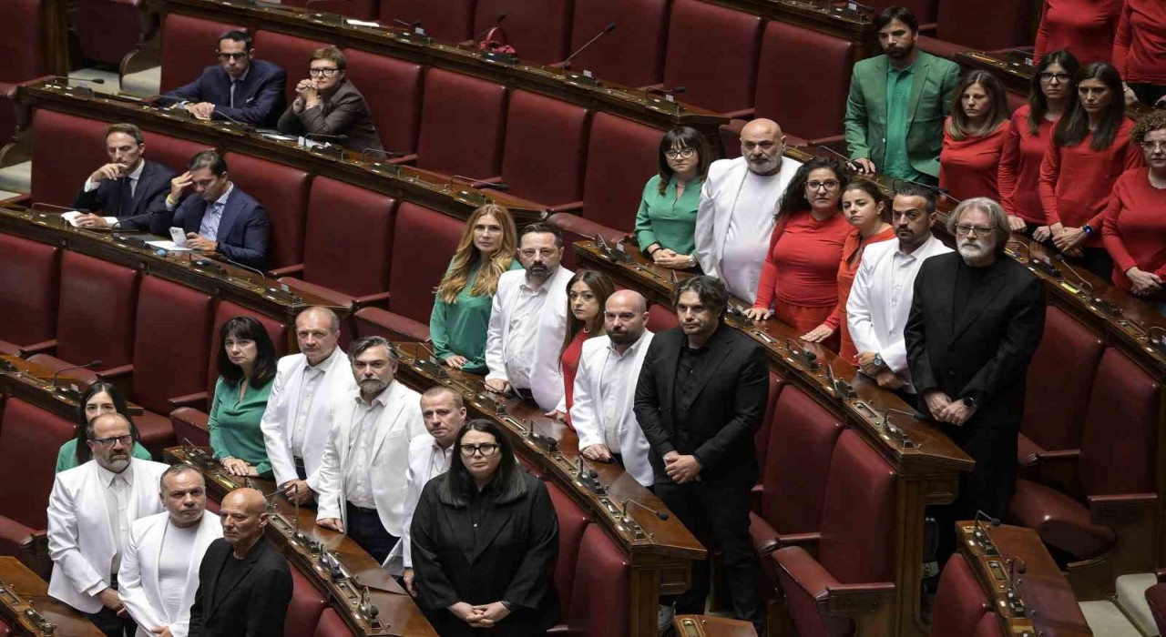 İtalyada muhalif milletvekillerinden parlamentoda Filistin dayanışması