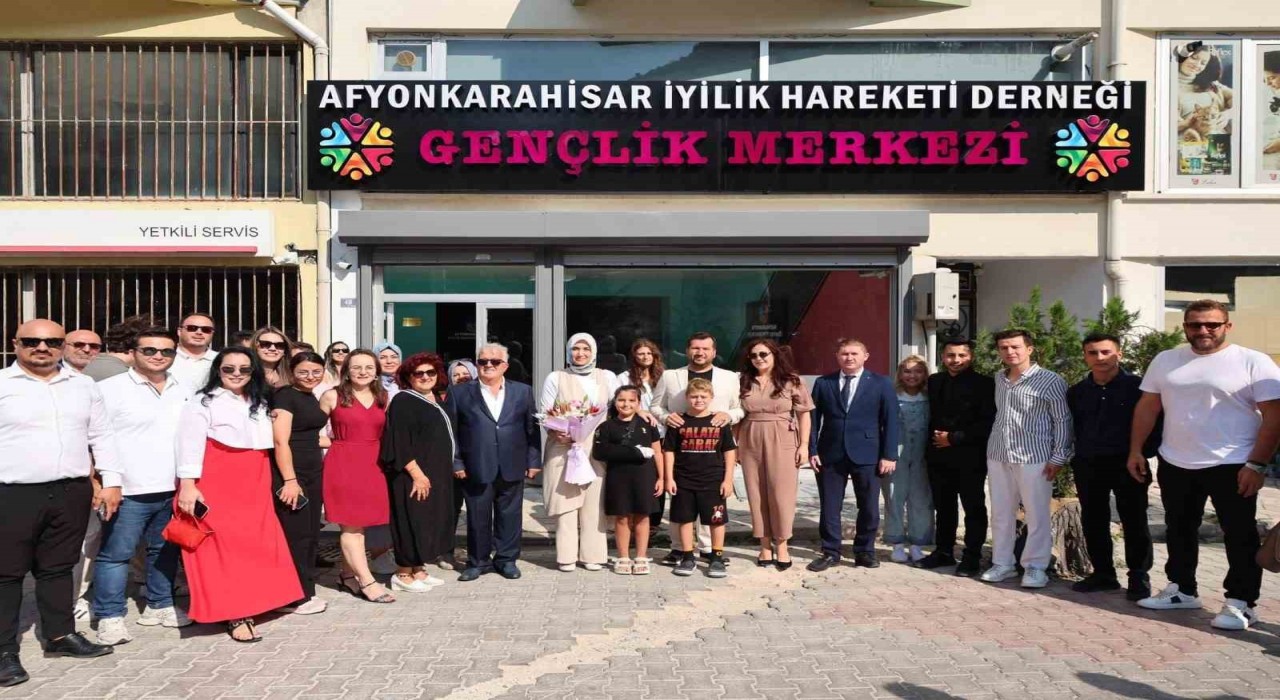 İyilik Hareketi Derneği Gençlik Merkezi açıldı
