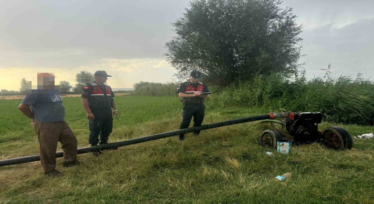 İzinsiz şekilde tarımsal sulama yapan şahıslara jandarma idari işlem uyguladı