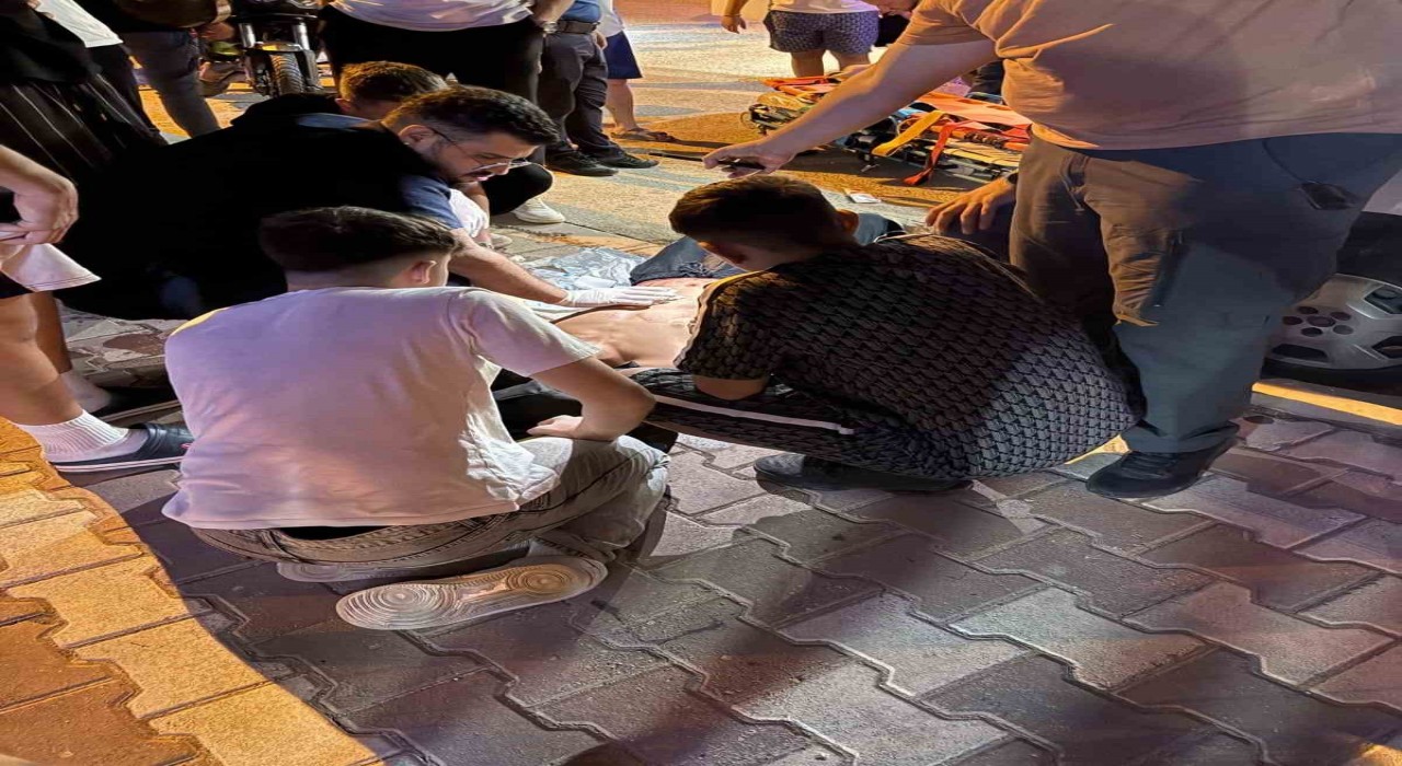 İzmirde bıçaklı kavga: 1i ağır 2 yaralı