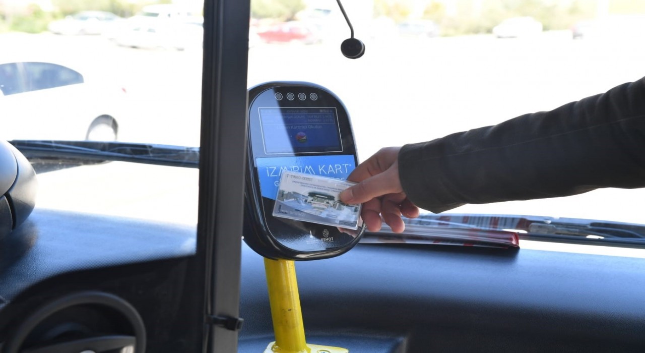 İzmirde ulaşım ücretlerine zam