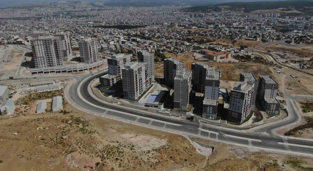 İzmirde vatandaşlar konut alımı için 20 yaş üzeri dairelere yöneliyor