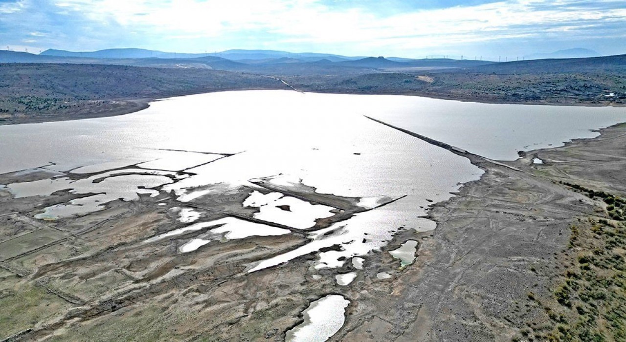 İzmirdeki kuraklık Türkiyenin kışlık tarımını tehdit ediyor