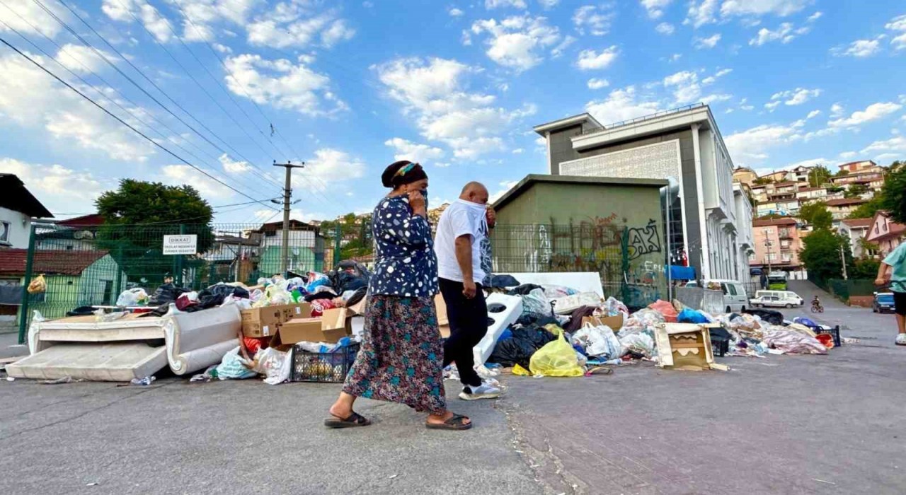 İzmirden sonra, İzmit de çöplüğe döndü