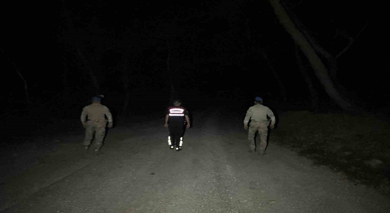 Jandarmadan tarlalarda hırsızlığa karşı nöbet